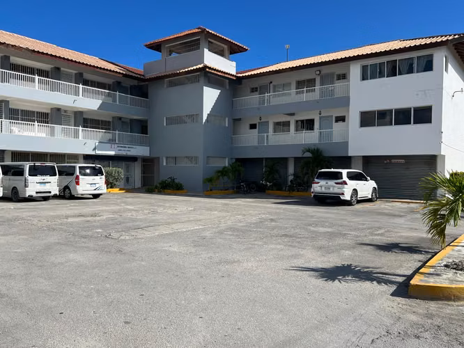 Vendo Local Comercial de 485 Mts.2 en Av. Estados Unidos BAVARO, por debajo de tasación, OPORTUNIDAD