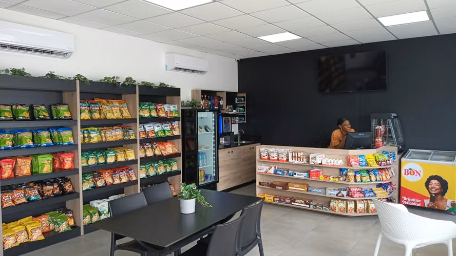LOCAL COMERCIAL EN ALQUILER EN ESTACIÓN TEXACO, HIGÜEY | 72.8 M² - Imagen 5