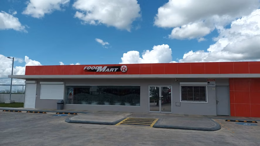 LOCAL COMERCIAL EN ALQUILER EN ESTACIÓN TEXACO, HIGÜEY | 72.8 M² - Imagen 3
