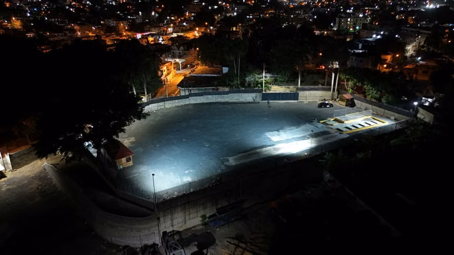 TERRENO | UBICADO EN AVENIDA PRINCIPAL | AUTOPISTA DUARTE  2,850 metros   Agua permanente   Baño  Oficina  Planta eléctr - Imagen 4