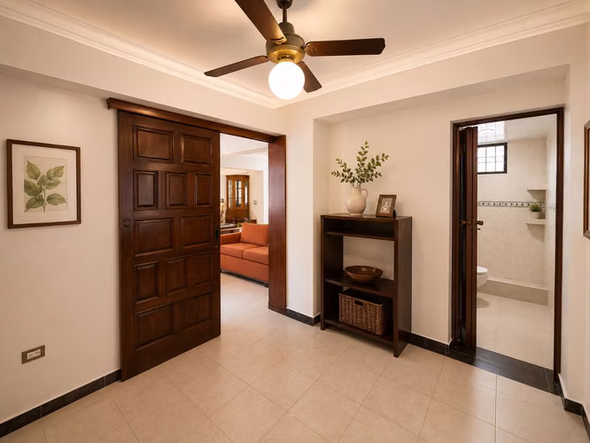 JARDINES DEL SUR | 4 HAB | PANELES SOLARES  324 metros de terreno  325 metros de construcción  2 niveles  - Hall entrada - Imagen 7
