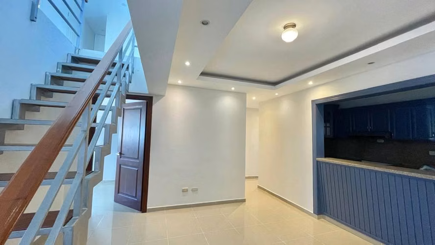 Apartamento tipo Penthouse 3hab en venta Santo Domingo Este - Imagen 2