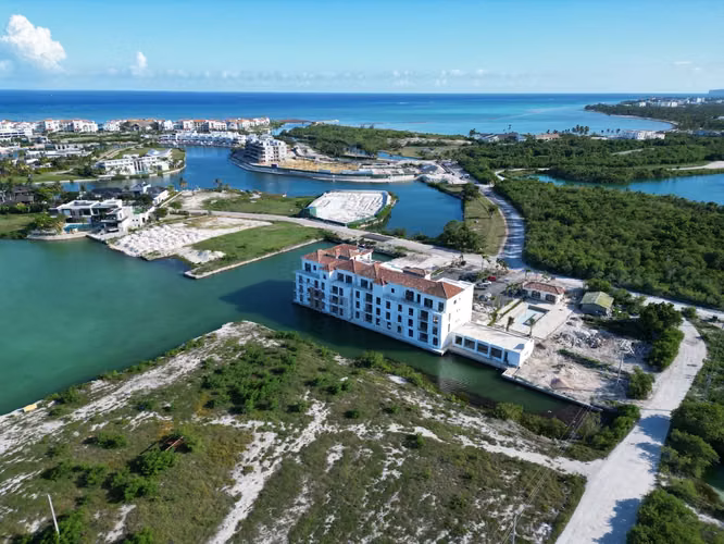 VIVE EN UNA ISLA PRIVADA!  Ubicado en la magnífica Marina Cap Cana, ofrece en su Etapa 1 un selecto numero de apartament - Imagen 8