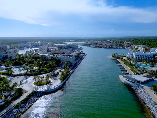 VIVE EN UNA ISLA PRIVADA!  Ubicado en la magnífica Marina Cap Cana, ofrece en su Etapa 1 un selecto numero de apartament - Imagen 7