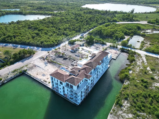 VIVE EN UNA ISLA PRIVADA!  Ubicado en la magnífica Marina Cap Cana, ofrece en su Etapa 1 un selecto numero de apartament - Imagen 7