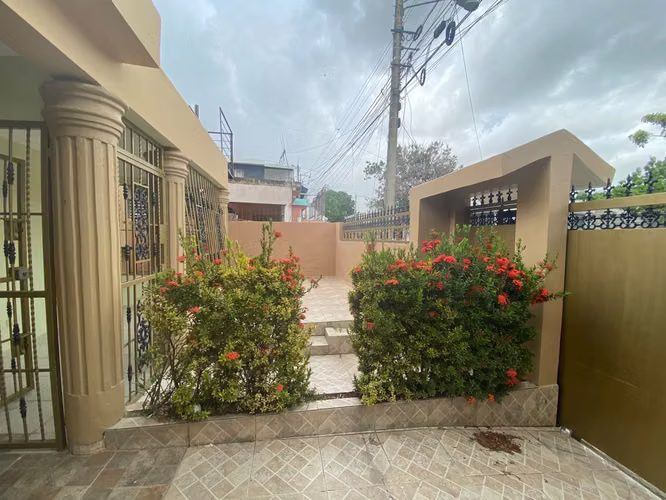 hermosa casa en venta en bello campo  - Imagen 4