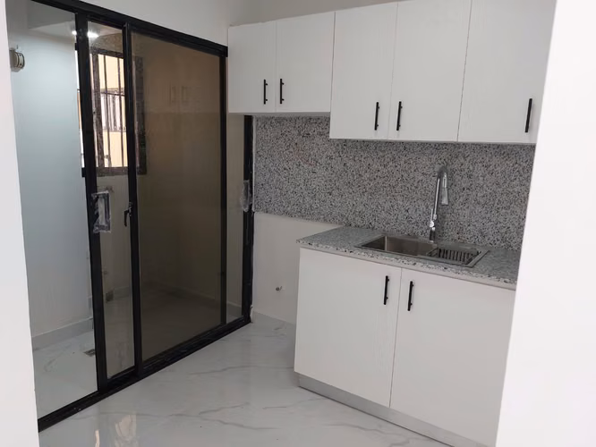 Se alquila apartamento totalmente remodelado de una habitación en Urb. Tropical a pasos de UNICARIBE.  - Imagen 5