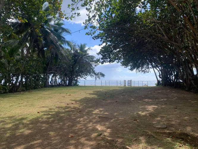 Terreno en venta en Primera linea de playa - Imagen 2