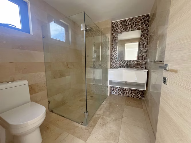 Apartamento en Alquiler en Piantini de TRES Habitaciones con Línea Blanca  - Imagen 17