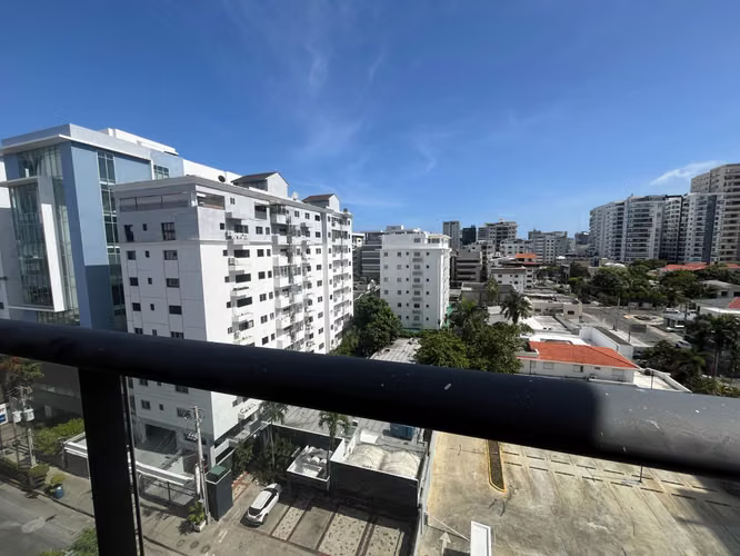 Apartamento en Alquiler en Piantini de TRES Habitaciones con Línea Blanca  - Imagen 4