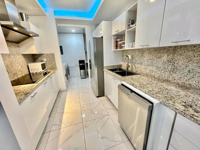 Apartamento en Torre con Vista a la Ciudad Corazón, Living, Santiago. - Imagen 4