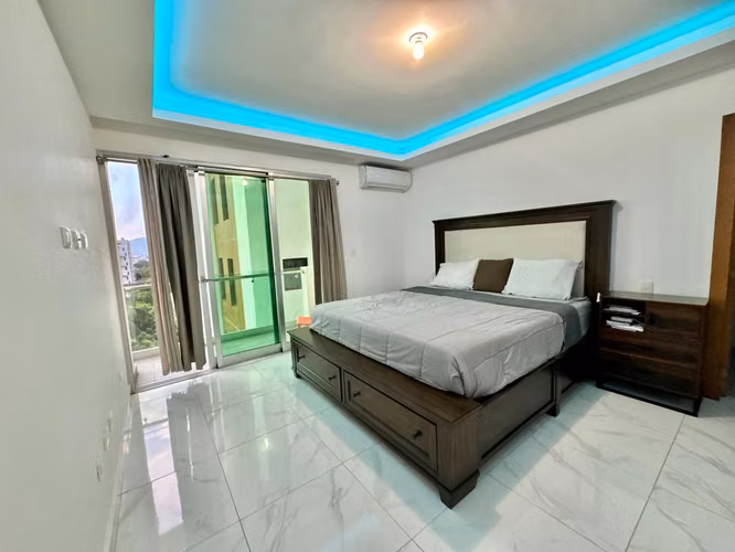 Apartamento en Torre con Vista a la Ciudad Corazón, Living, Santiago. - Imagen 5