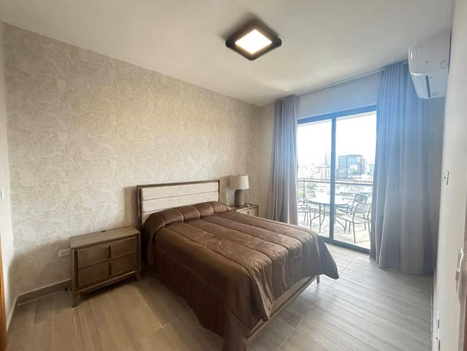 Moderno apartamento amueblado en renta en Evaristo Morales - Imagen 4