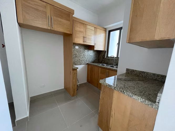 Apartamento en Alquiler en Evaristo Morales, 1 Habitación con Balcón Grande y Áreas Sociales - Imagen 11