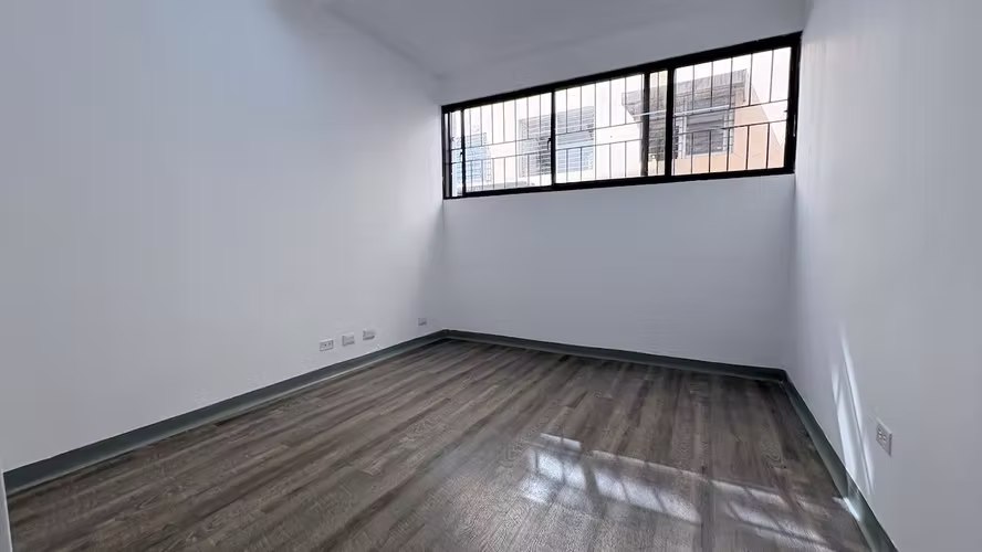 Alquiler Edificio en Arroyo Hondo. 31 parqueos -900 m2 construcción - Imagen 7