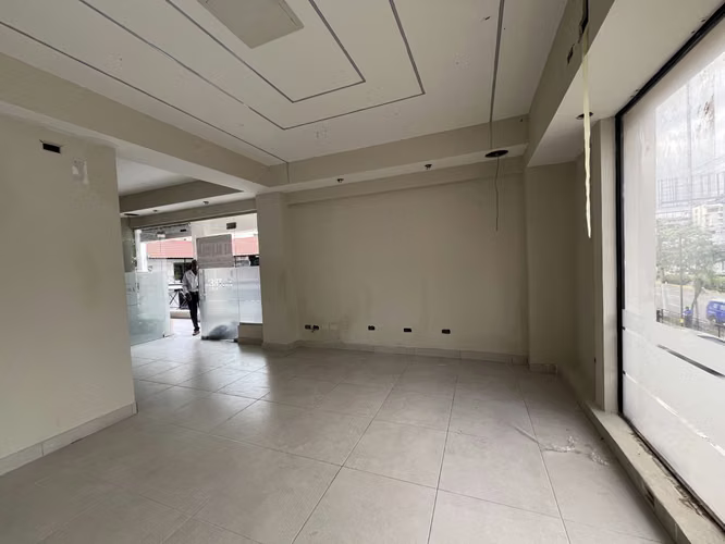 Local Comercial Alquiler Piantini de 64m2 – Segundo Nivel - Imagen 6
