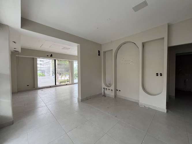 Local Comercial Alquiler Piantini de 64m2 – Segundo Nivel - Imagen 1