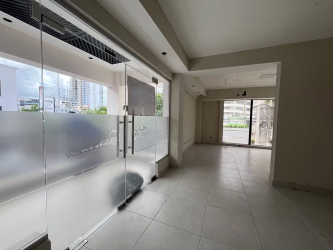 Local Comercial Alquiler Piantini de 64m2 – Segundo Nivel - Imagen 10