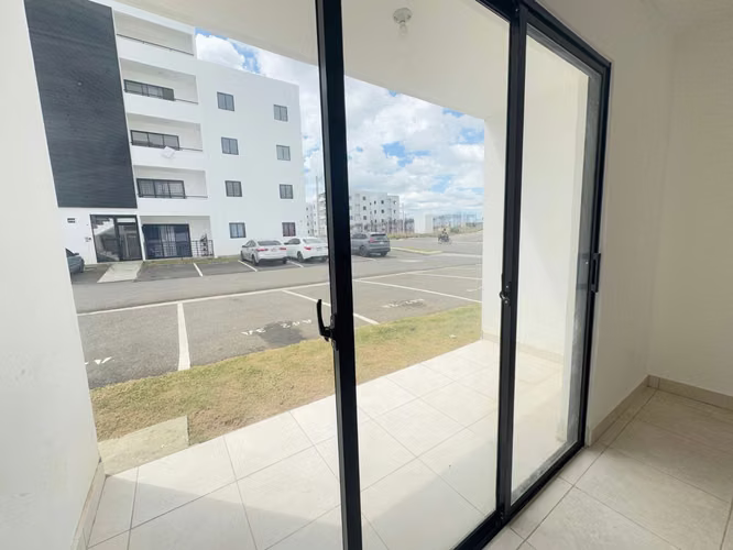 Apartamento Primer Nivel con Patio en Venta, Av. Hispanoamericana, Santiago - Imagen 5