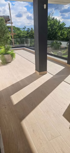 Casa con piscina en residencial privado - Imagen 7