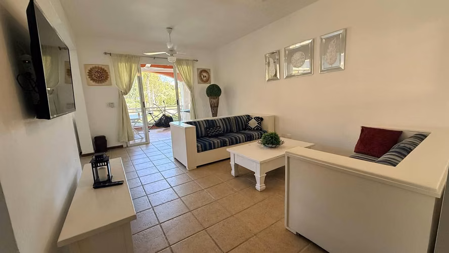 Hermoso y Amplio apartamento en Venta, en Juan Dolio Guavaberry  - Imagen 2