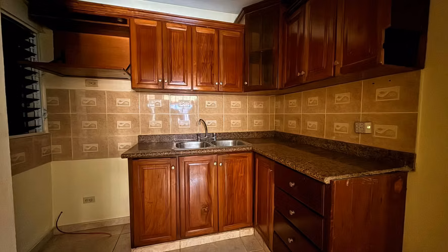 Hermosa y cómoda casa en Venta, de 3 habitaciones  en Prado Oriental - Imagen 2