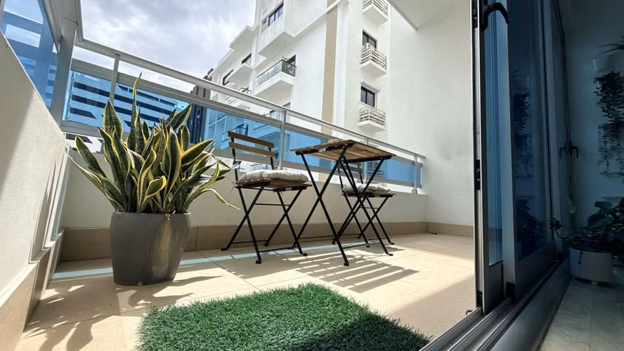 Lujoso y moderno Apartamento en venta  | 3 Hab + Family Room + Studio piso alto en  Serrallés - Imagen 3