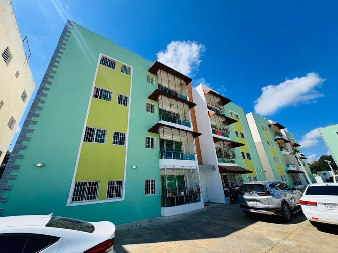 Se alquila un apartamento residencial con piscina Licey al medio 