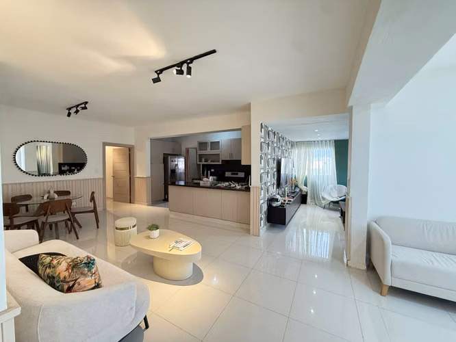 Vendo apartamento de lujo en el millón  - Imagen 2