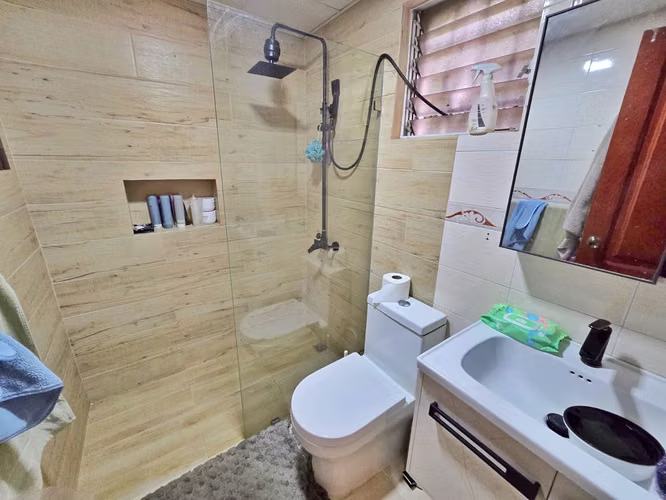 Apartamento 3er nivel en Arroyo Hondo proximo al Nacional y jardin botanico - Imagen 6