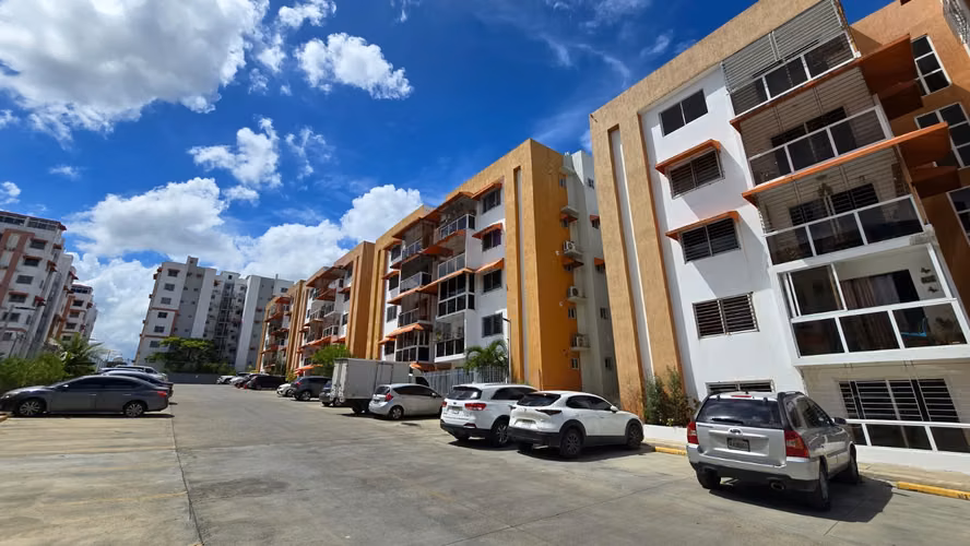 Apartamento en la Jacobo Majluta, Residencial Ita esther, proximo al Ole y bravo.