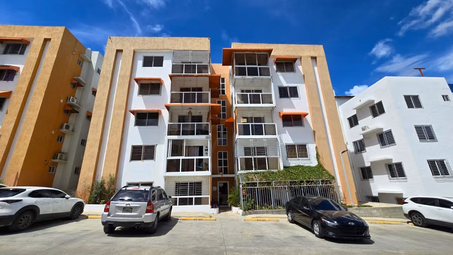 Apartamento en la jacobo majluta, a poco metros del ole y bravo