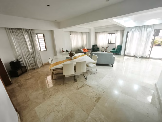 Apartamento de 4 habitaciones con terraza privada en Naco, cerca de las avenidas principales en una torre familiar. - Imagen 3