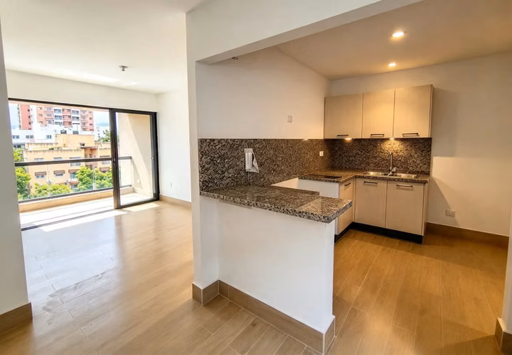Alquiler de apartamento de 3 Habitaciones con terraza privada en la Jacobo Majluta, Santo Domingo Norte