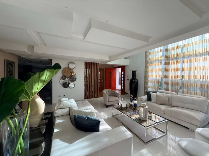 MAJESTUOSA CASA DE LUJO EN SANTO DOMINGO ESTE - Imagen 2