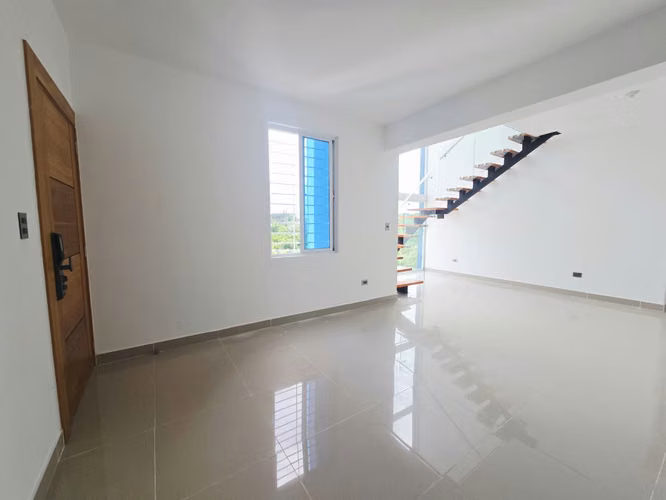 Amplio Penthouse en Venta, Urbanización Thomen, Santiago. - Imagen 2