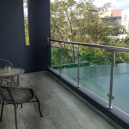 Alquiler Apartamento 190m2 Amueblado en Prado Oriental - 3 Habitaciones, 2.5 Baños, 2 Parqueos Techados