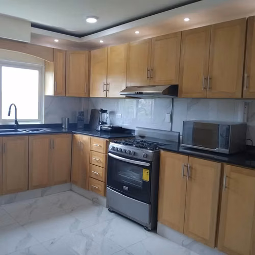 Alquiler Apartamento 190m2 Amueblado en Prado Oriental - 3 Habitaciones, 2.5 Baños, 2 Parqueos Techados