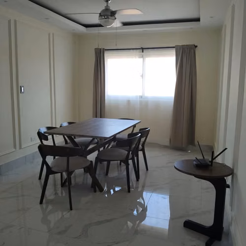 Alquiler Apartamento 190m2 Amueblado en Prado Oriental - 3 Habitaciones, 2.5 Baños, 2 Parqueos Techados