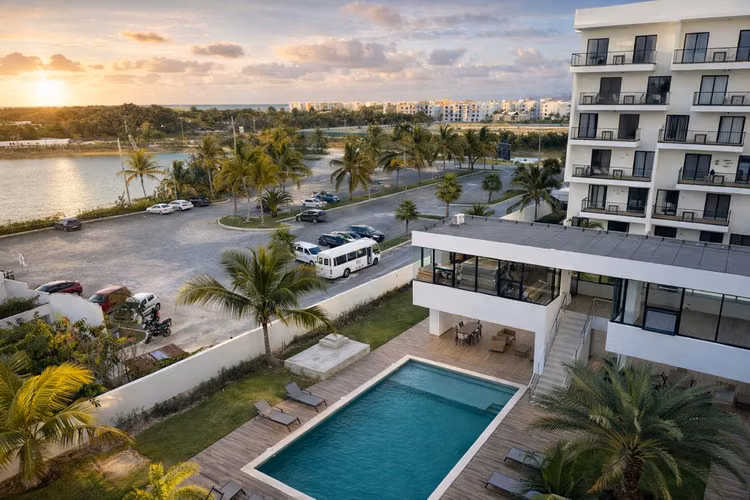 Tu Próximo hogar o Inversión en el corazón de Downtown Punta Cana - Imagen 2