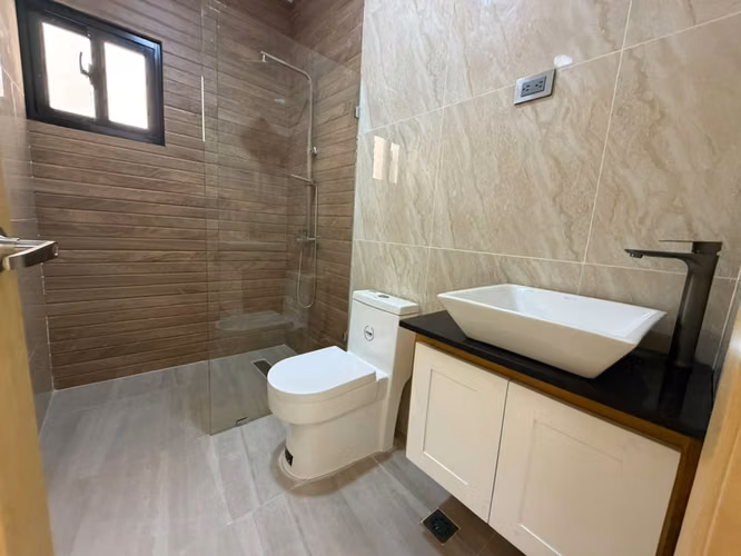 VILLA DE LUJO LISTA ENTREGA JUAN DOLIO A 3 MIN PLAYA + FOUR WHEEL 0KM GRATIS - US$270K - DH - Imagen 7