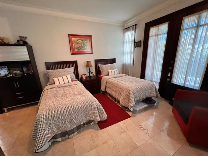 En Venta y Alquiler Hermosa Casa en los Cacicazgos 4Hab