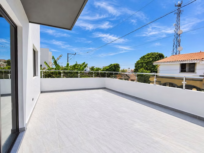 Apartamentos En Alquiler De 2 Y 3 Habitaciones En La Aut. San Isidro, Area Social Con Jacuzzi - Imagen 5