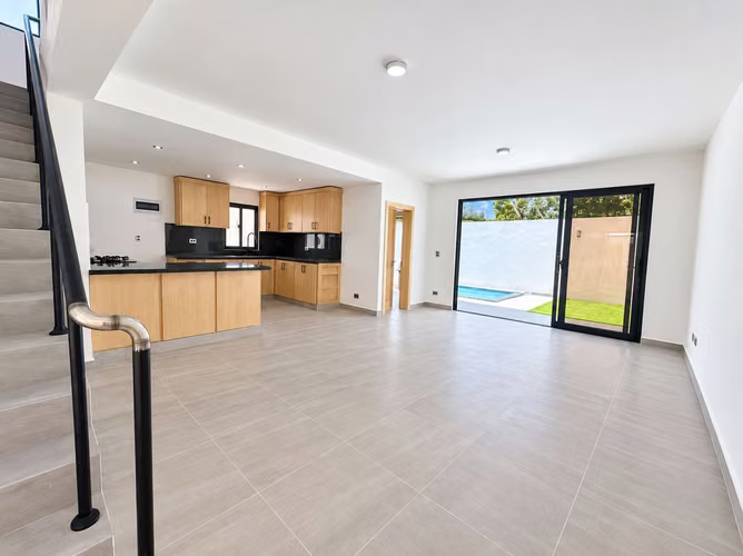 Villas En Venta En Juan Dolio A 3 Minutos De La Playa Con Piscina