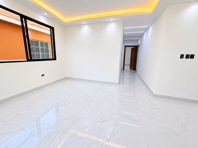 Venta de casa en la autopista de san isidro brisa oriental Santo Domingo este  - Imagen 7