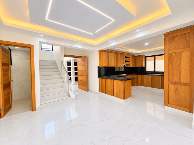 Venta de casa en la autopista de san isidro brisa oriental Santo Domingo este  - Imagen 2