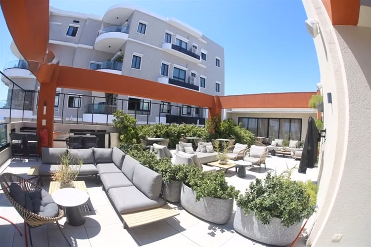 Apartamento Amueblado, 2 Habitaciones, Bella Vista, Cine, Piscina con vista al mar - Imagen 9