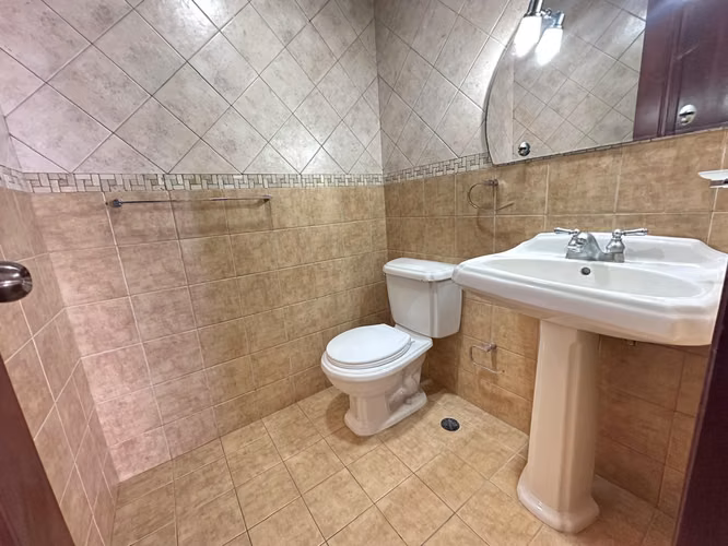 APARTAMENTO CON LINEA BLANCA - Imagen 9