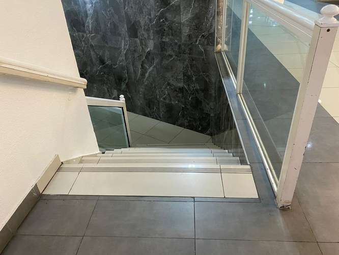 OFICINA EN PRIMER PISO - Imagen 8