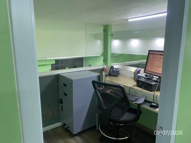 OFICINA EN PRIMER PISO - Imagen 11
